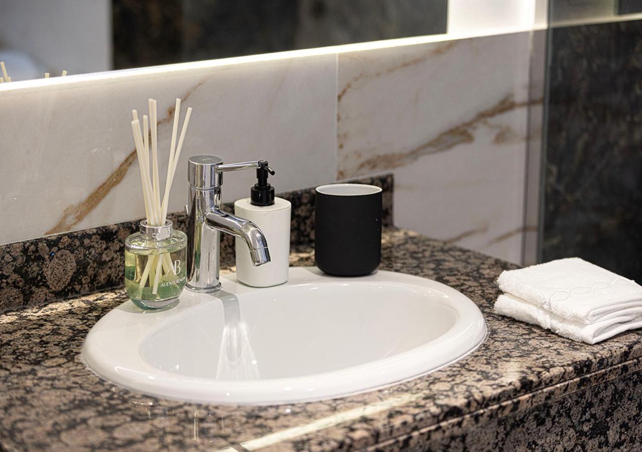 Luxury Beachfront 2Bd Apt, Shams, Jbr ดูไบ ภายนอก รูปภาพ